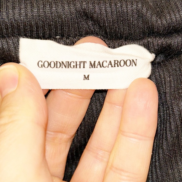 GOODNIGHT MACAROON Noelle Long Sleeve Off-Shoulder Ribbed bodycon Dress SZ:M - Picture 4 of 6